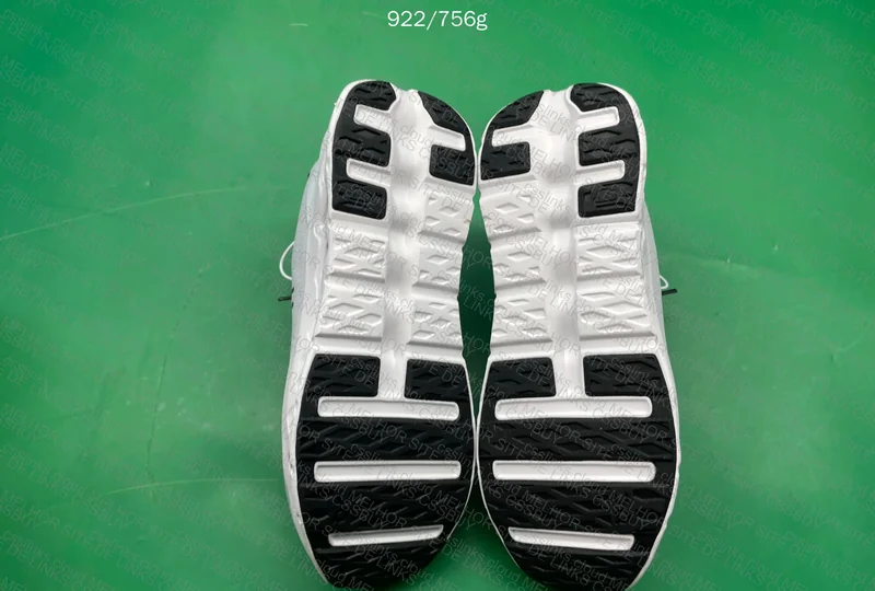On Running Cloudtilt Sneakers 3