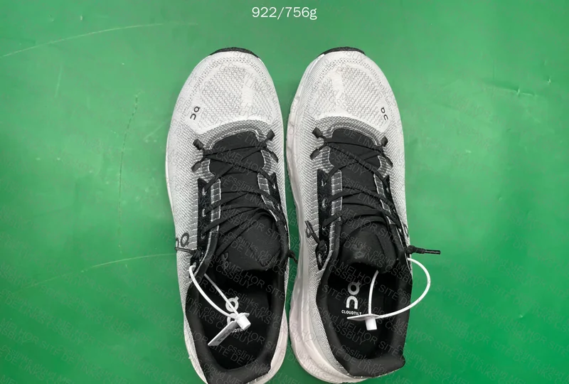 On Running Cloudtilt Sneakers 4