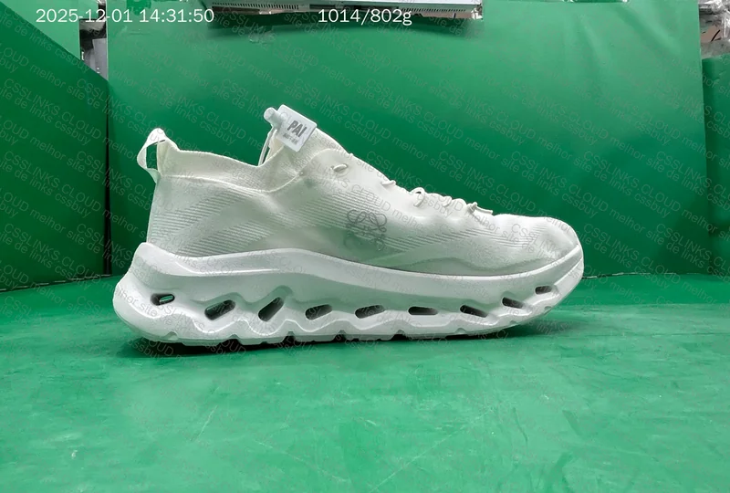 On Cloudtilt Sneakers