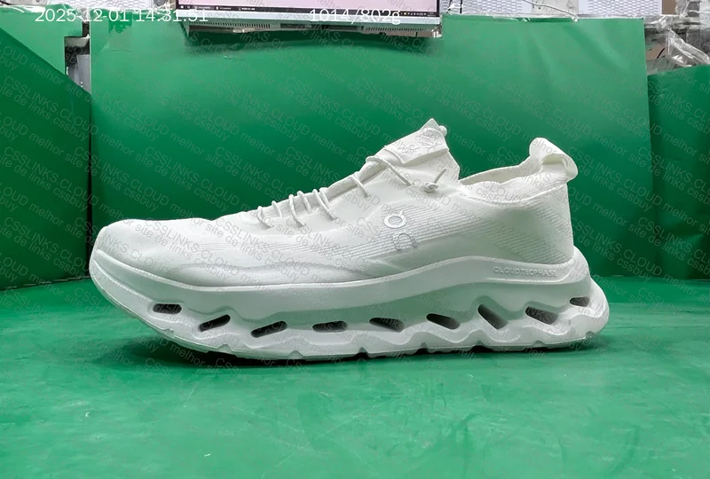 On Cloudtilt Sneakers 3