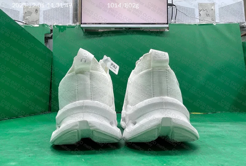 On Cloudtilt Sneakers 4