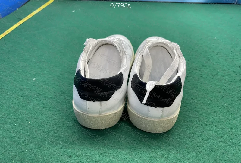 Saint Laurent Sneakers 3