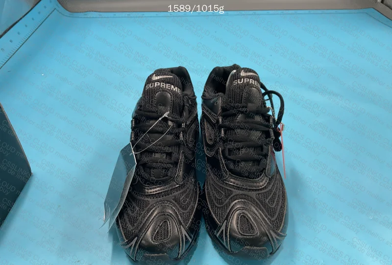 Supreme x Nike Air Max 98 Sneakers 2