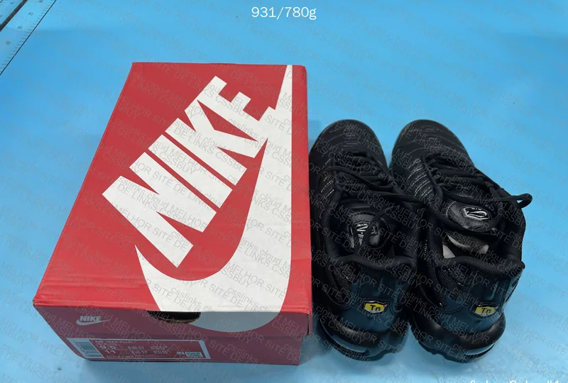 TN Sneakers