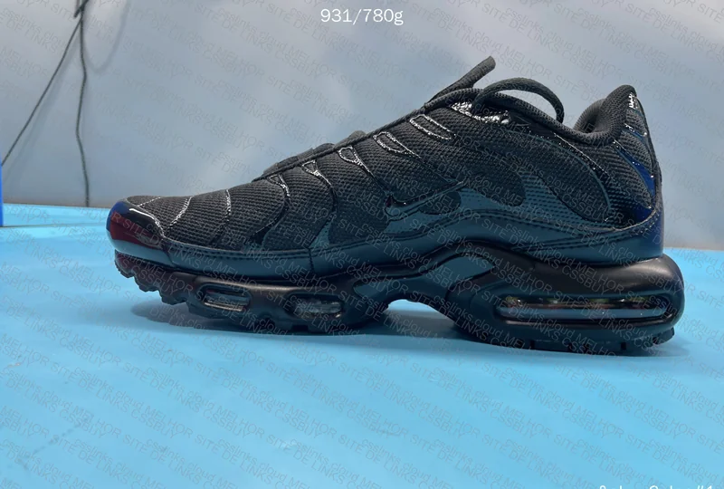 TN Sneakers 7