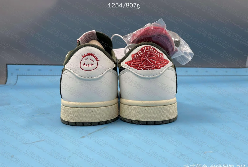 Travis Scott Sneakers 3