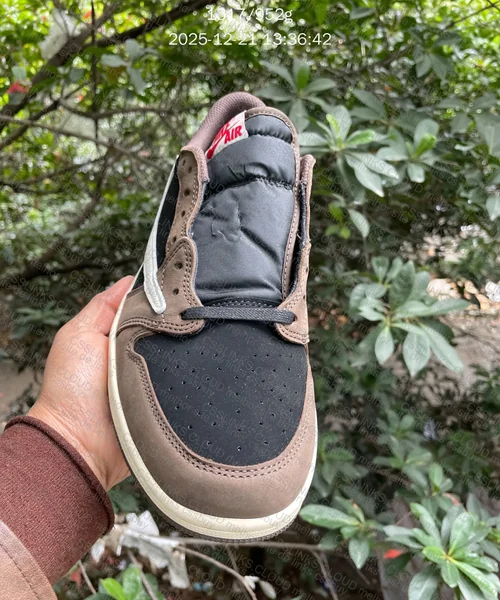Travis Scott x Air Jordan 1 Low Retro SP Dark Mocha Sneakers 3