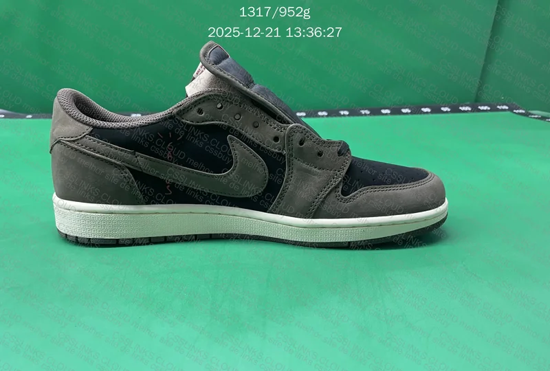 Travis Scott x Air Jordan 1 Low Retro SP Dark Mocha Sneakers 5
