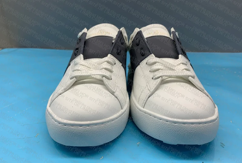Valentino Sneakers 2