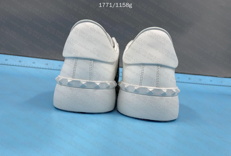 Valentino Garavani Sneakers 3