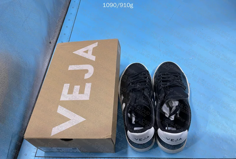 Veja Sneakers