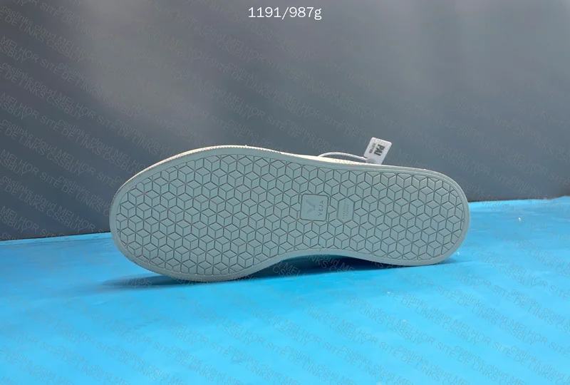 VEJA Sneakers
