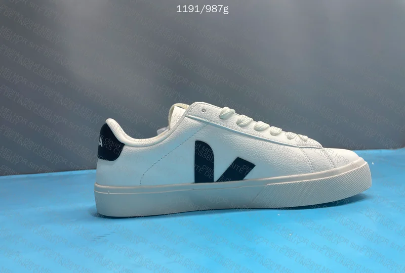 VEJA Sneakers 2