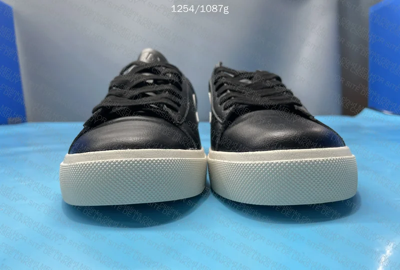 VEJA Sneakers 3