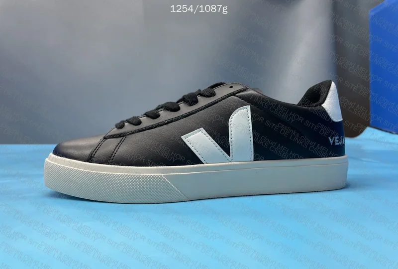 VEJA Sneakers 9
