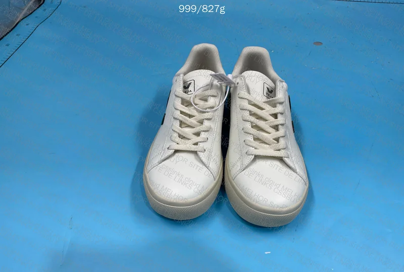 VEJA Sneakers - Need Help Checking 2