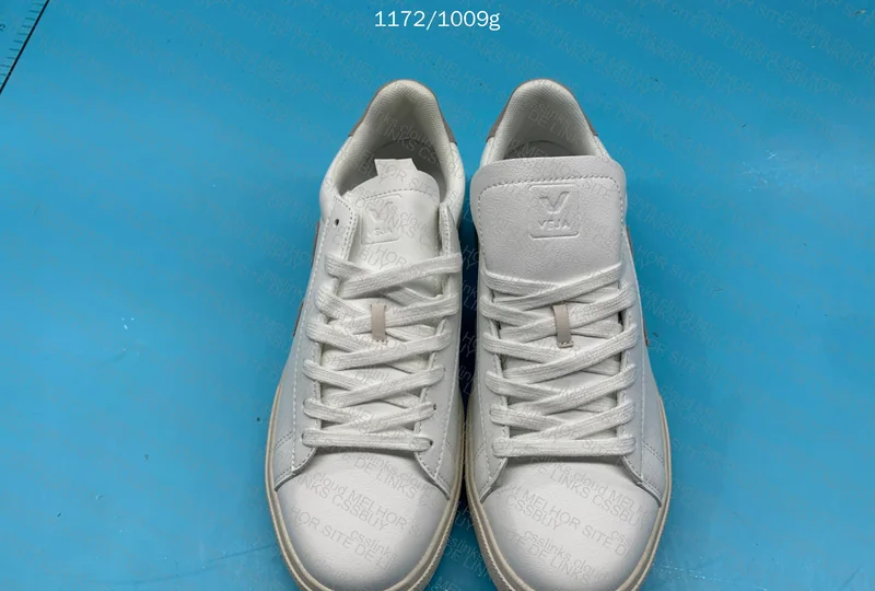 Veja White with Suede Sneakers 7