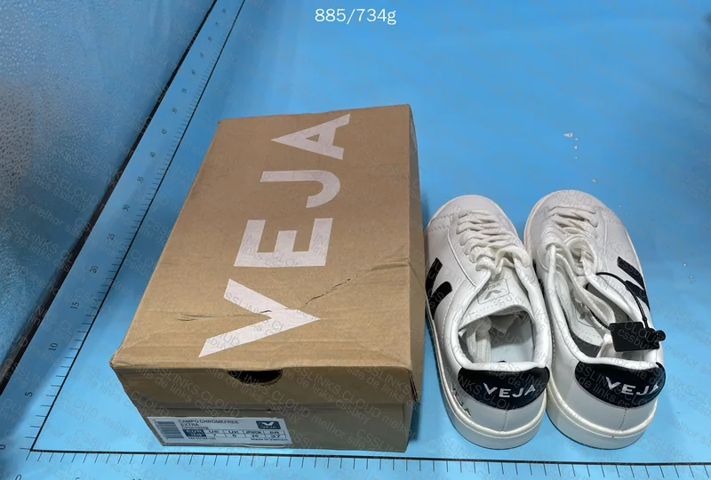 Veja Sneakers (Help Me)