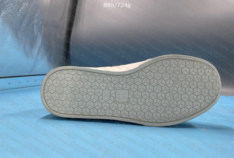 Veja Sneakers (Help Me) 10