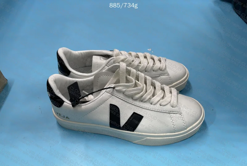 Veja Sneakers (Help Me) 2