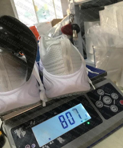Vomero Plus Sneakers 5