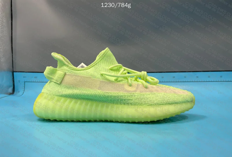 Yeezy 350 Sneakers 4