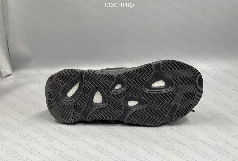 Yeezy 700 V2 Vanta Sneakers
