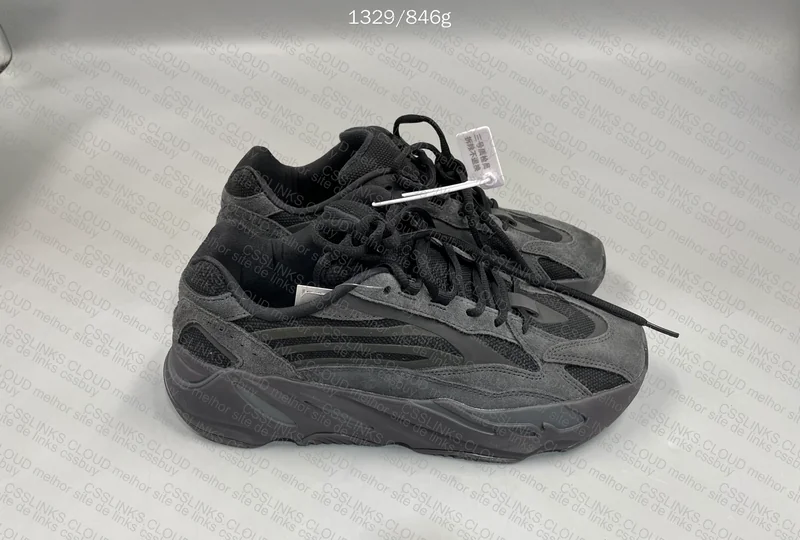 Yeezy 700 V2 Vanta Sneakers 3