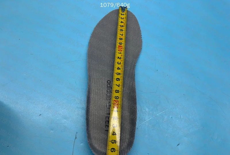 Yeezy Beluga FC BATCH Sneakers 4