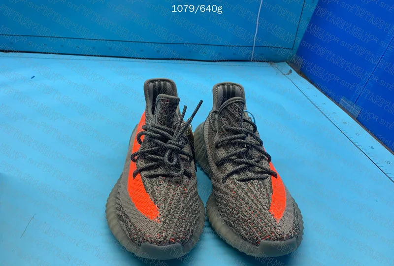 Yeezy Beluga FC BATCH Sneakers 6