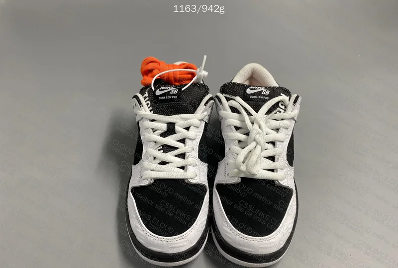 TIGHTBOOTH x NK Dunk SB Low