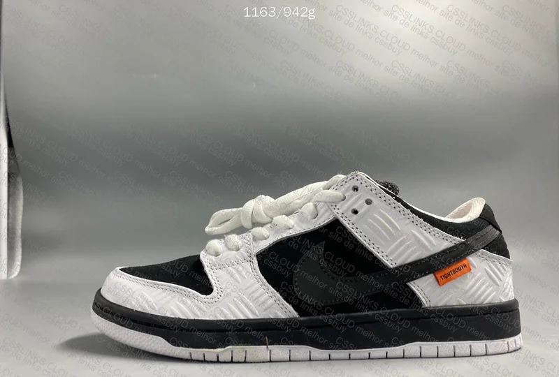 TIGHTBOOTH x NK Dunk SB Low 4