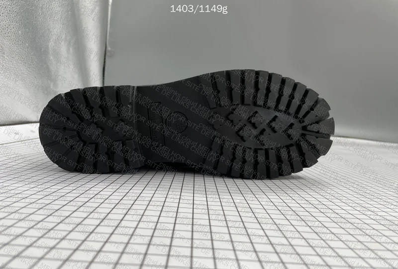 timber land black 4