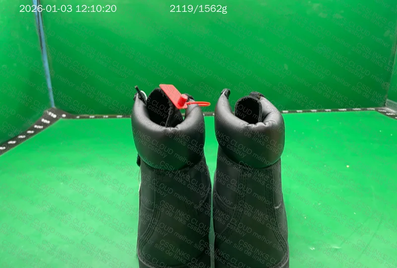 Black Timberlands 2