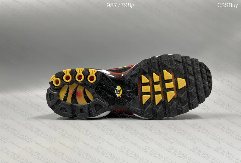 TN Barcelona Nike x Patta 4