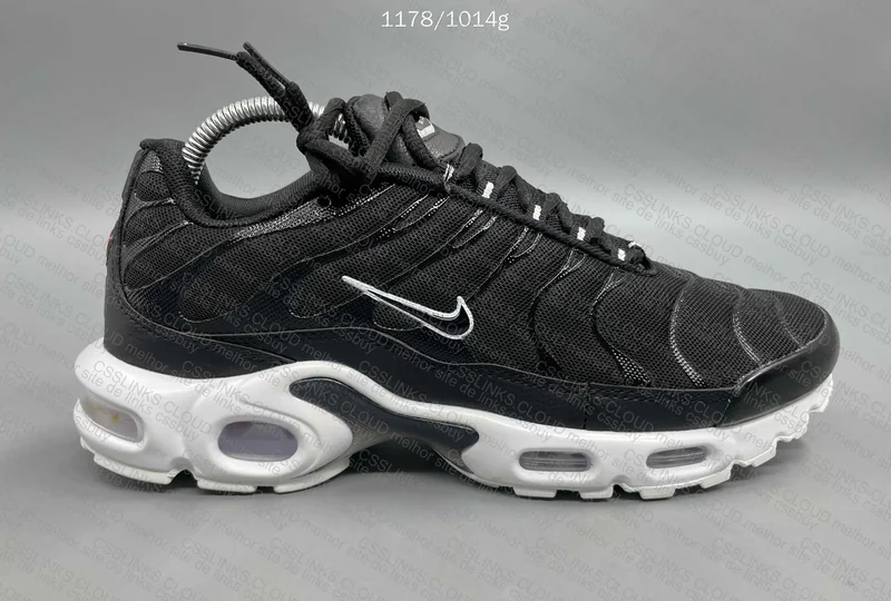 TN Black and White 4