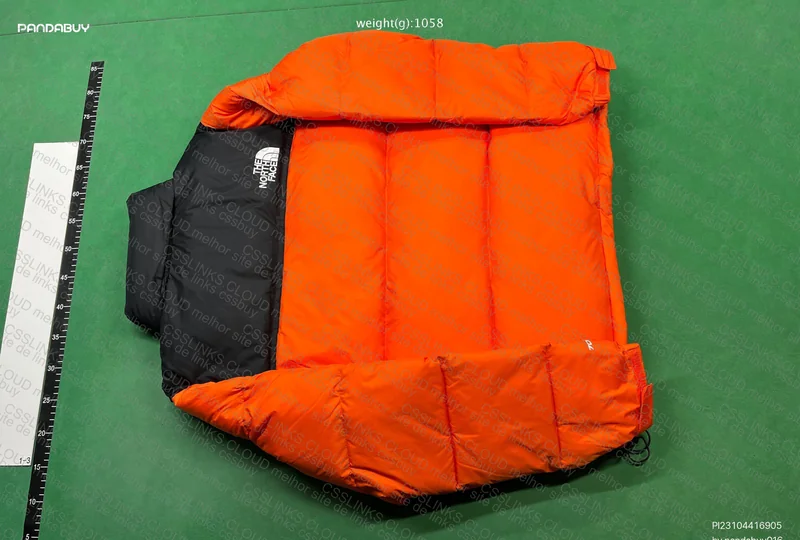 TNF (The North Face) Nuptse Puffer 4