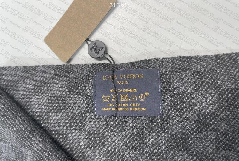 Black LV Louis Vuitton Beanie and Scarf 4