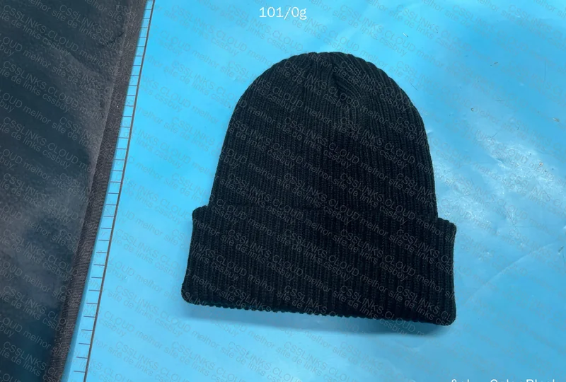 TNF Beanie - Black 4