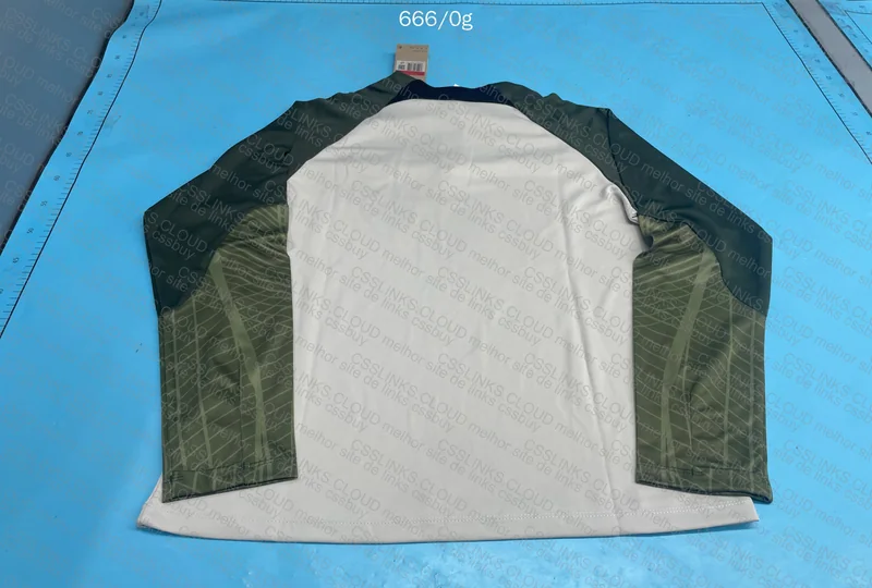 Tracksuit Barcelona 10