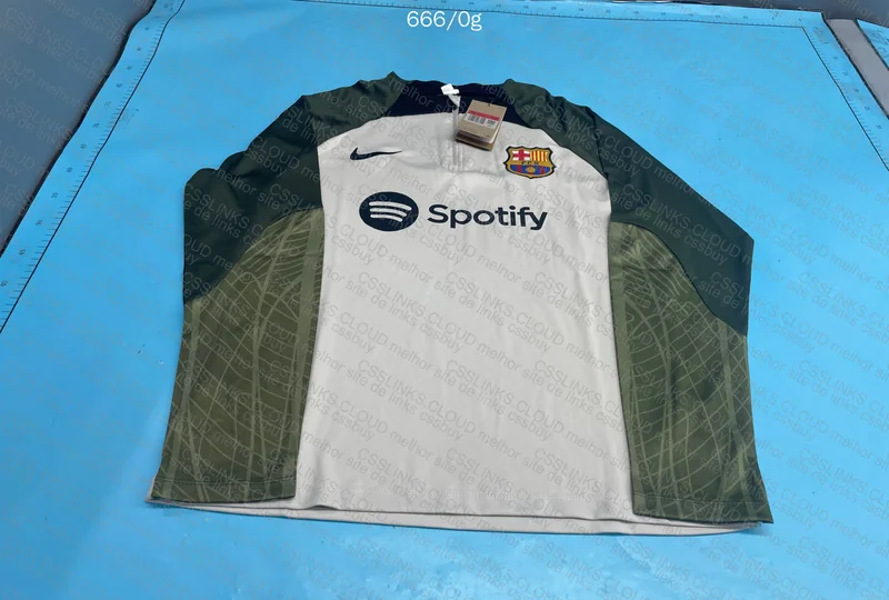 Tracksuit Barcelona 6
