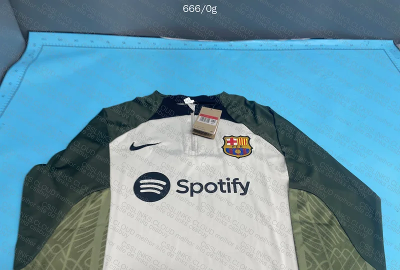 Tracksuit Barcelona 7