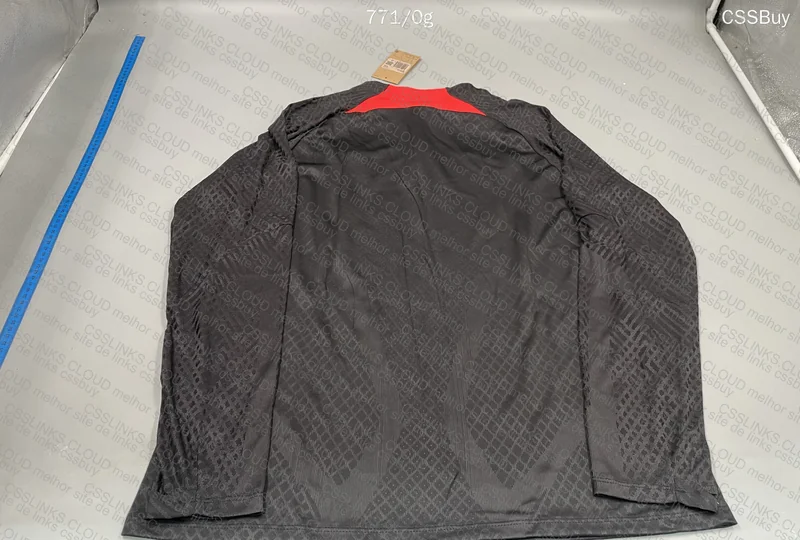 Tracksuit Liverpool 4
