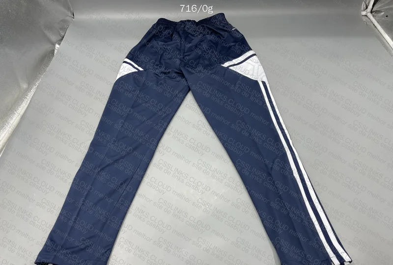 Tracksuit Lyons 3