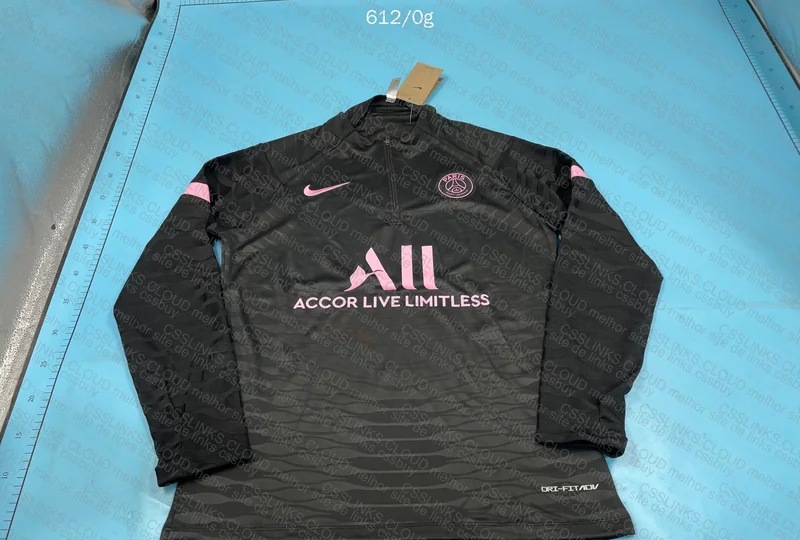 Paris Saint-Germain Tracksuit 3