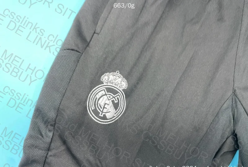 Tracksuit: Real Madrid 4