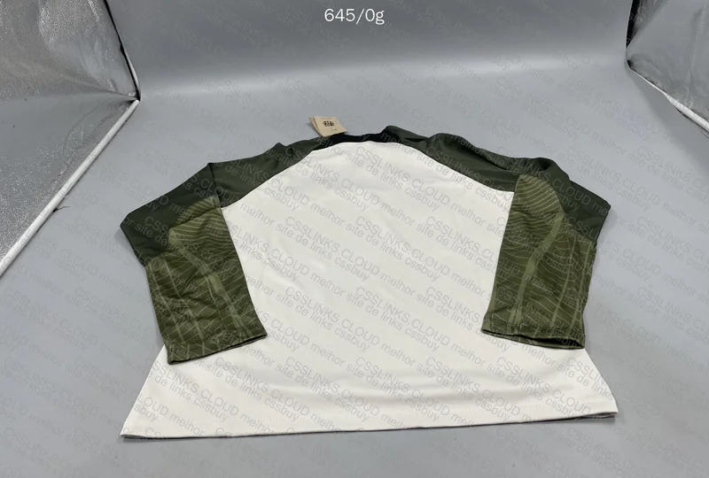 Barcelona Cream Tracksuit/Set 3