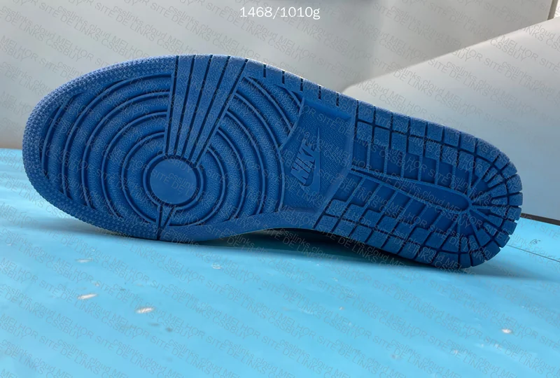 Travis AJ1 low fragment 3