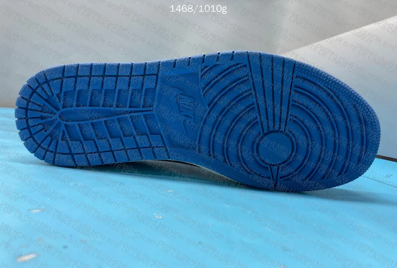 Travis AJ1 low fragment 9