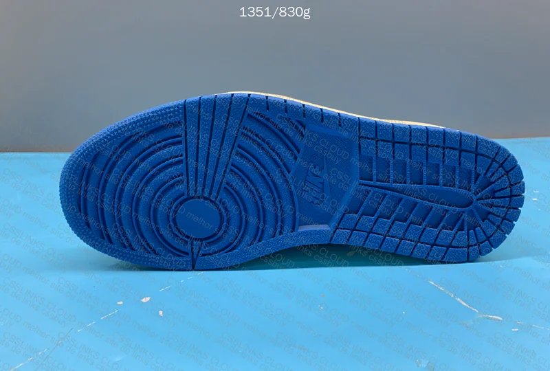 Travis AJ1 low fragment 7